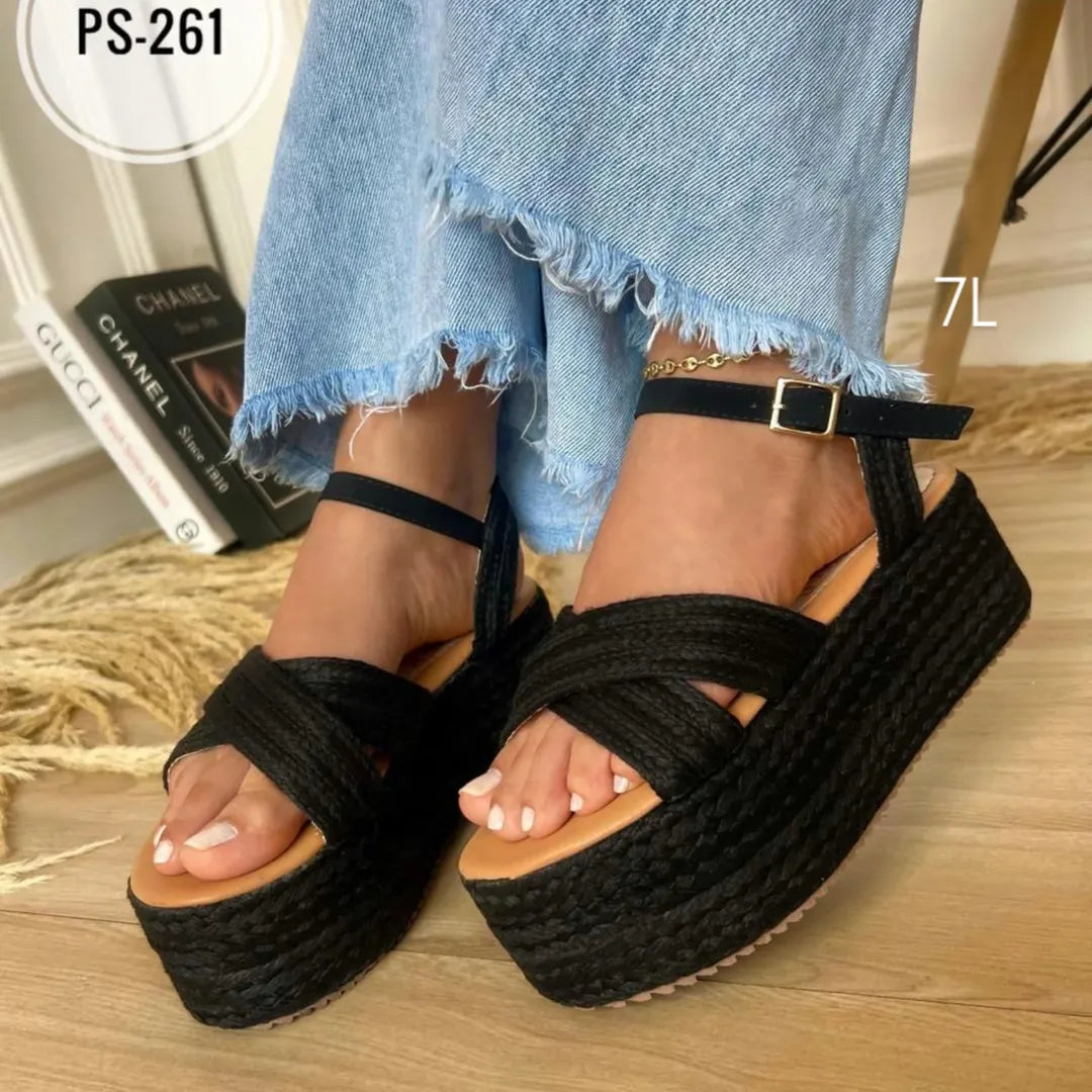 gid://shopify/MediaImage/24532739293278